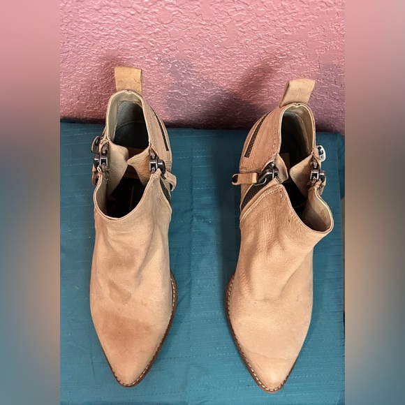 Dolce Vita Booties - Picture 2 of 8